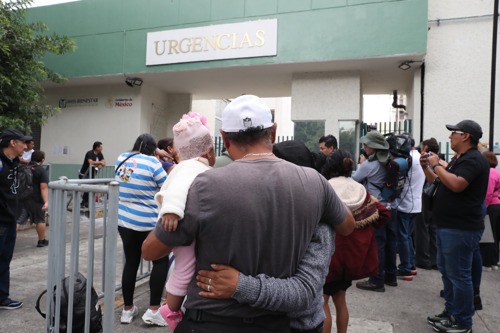 Sube a 20 el número de muertos por explosión de camión de gas en Ciudad de México