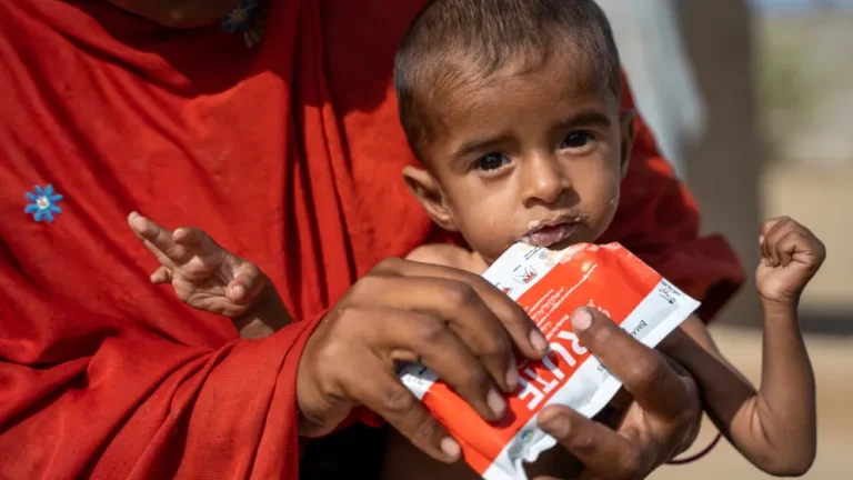 Israel impide la entrada de manteca de maní en Gaza, que ayuda a combatir la desnutrición