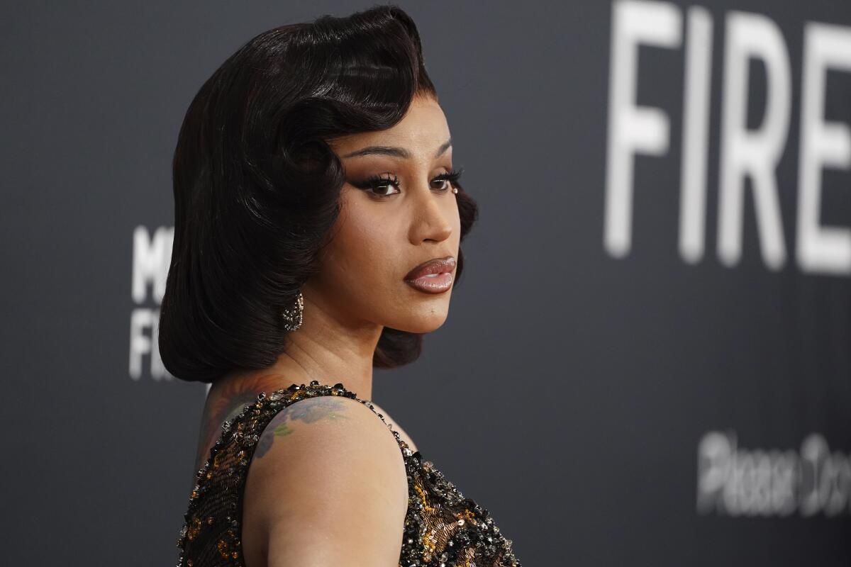 Cardi B anuncia que está embarazada de su cuarto hijo, el primero con Stefon Diggs