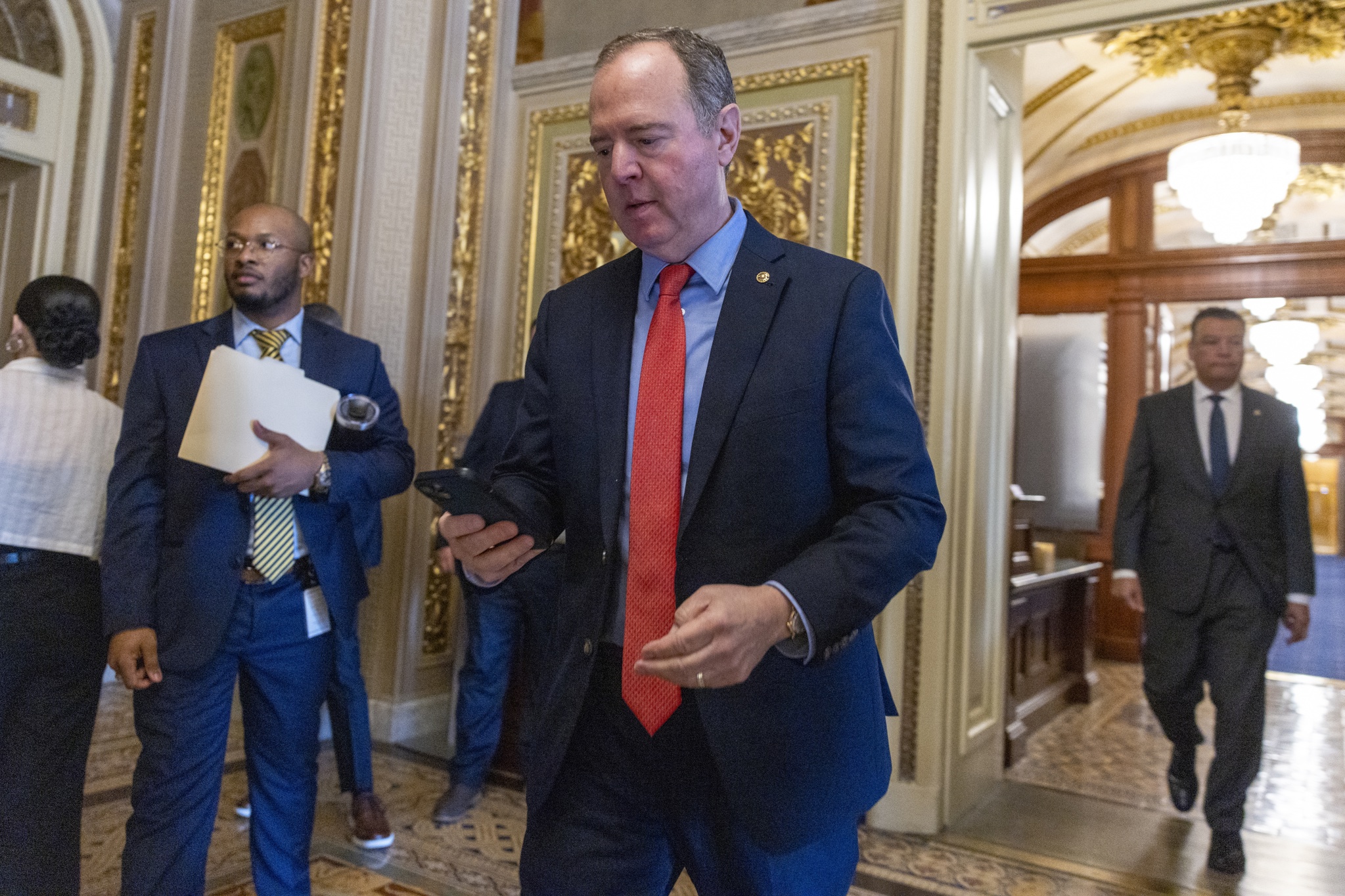 Demócratas exigen explicaciones a la FCC tras suspensión temporal de ‘Jimmy Kimmel Live!’