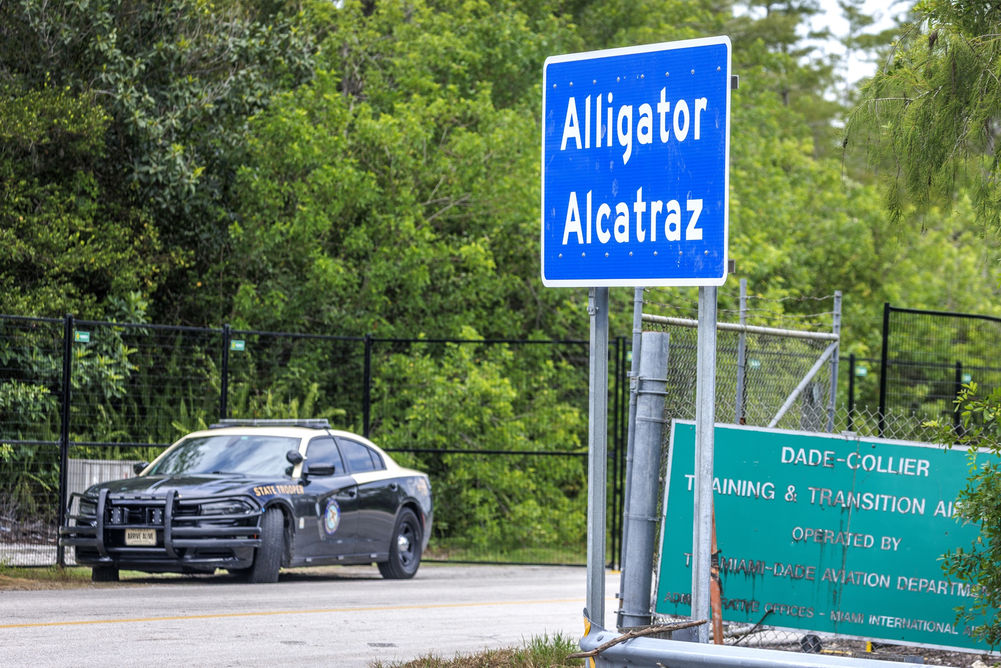 Florida recibe 608 millones de dólares de EEUU para Alligator Alcatraz y Deportation Depot