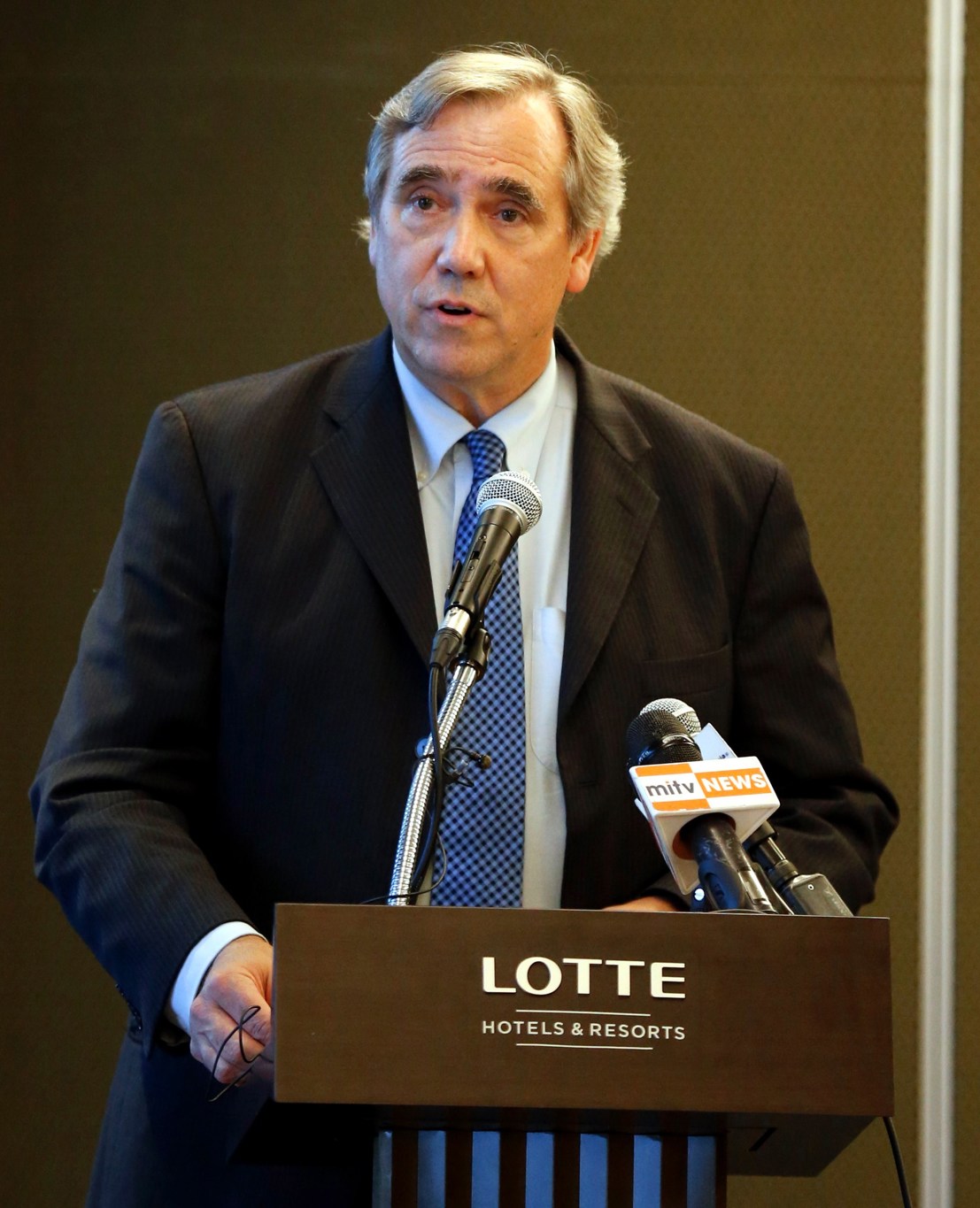 Republicanos y demócratas fracasan duodécima vez en intento de acabar cierre de Gobierno