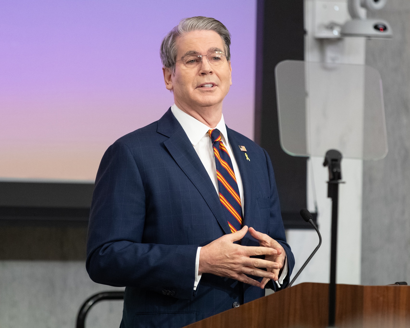 EE.UU. empieza a cumplir su amenaza de arrebatar la producción de automóviles a Canadá