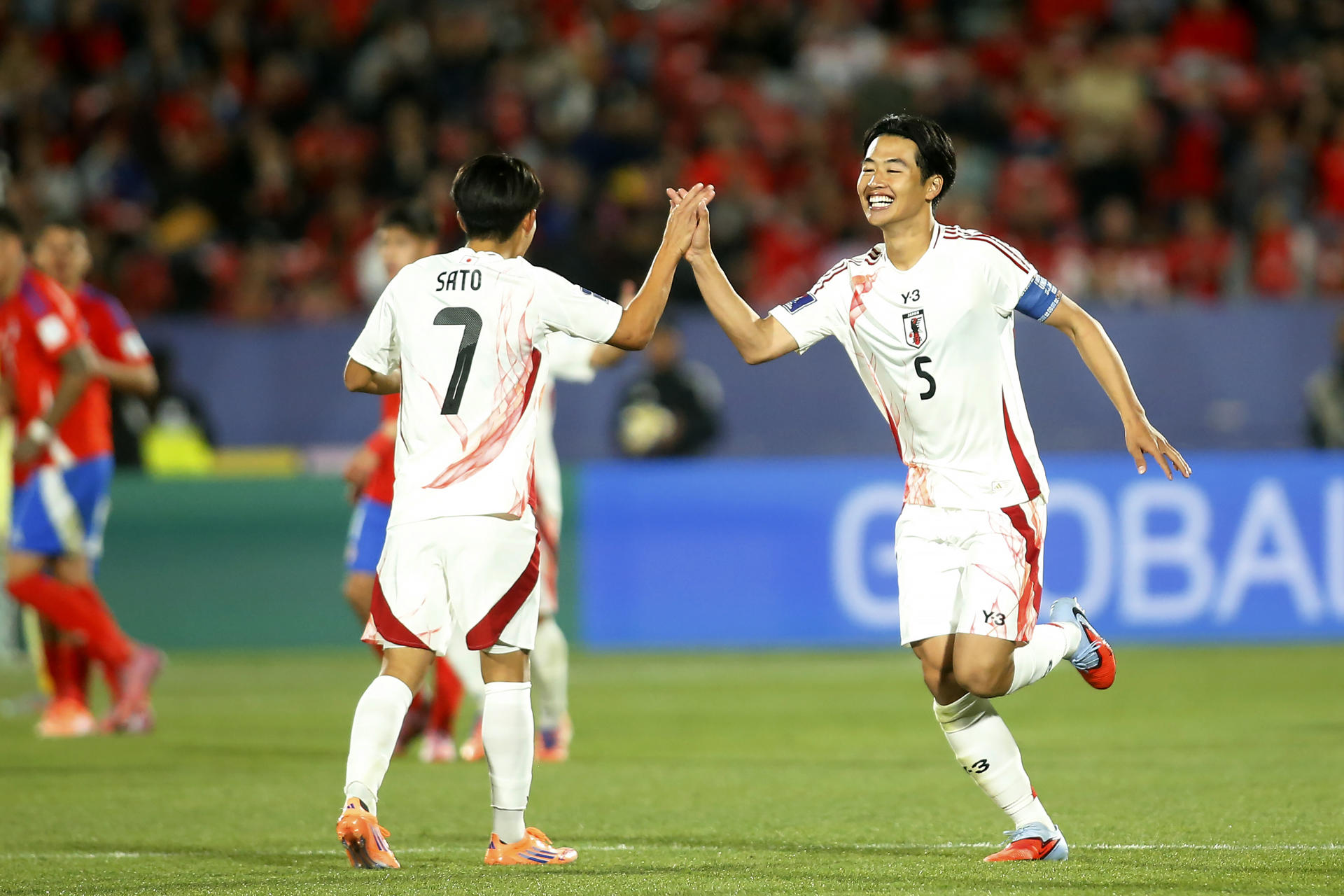 0-2. Japón vence a Chile, enlaza dos triunfos y anticipa su pase a octavos