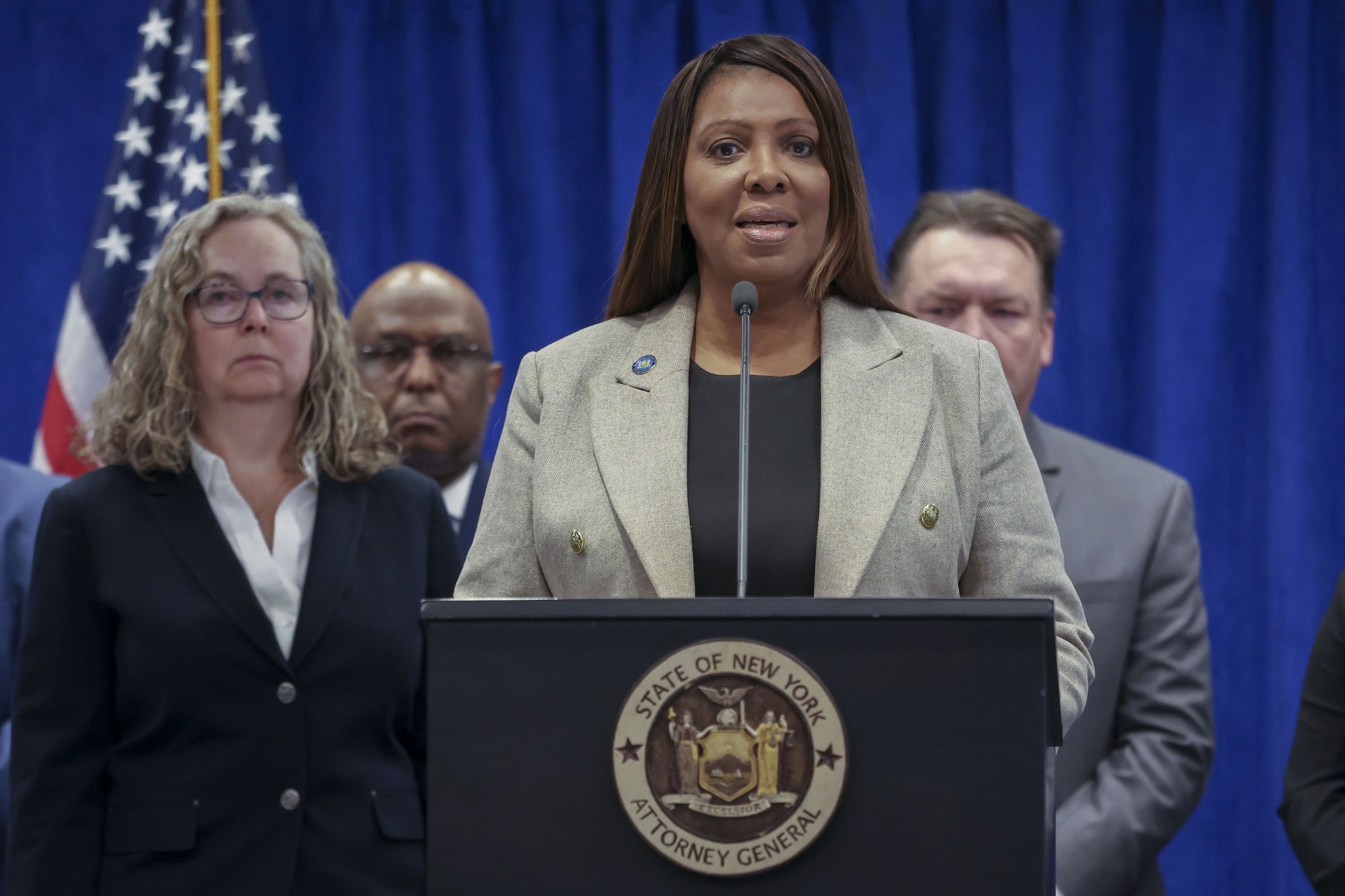 Gobierno de Trump despide a fiscal que se negó a imputar a la fiscal general de Nueva York