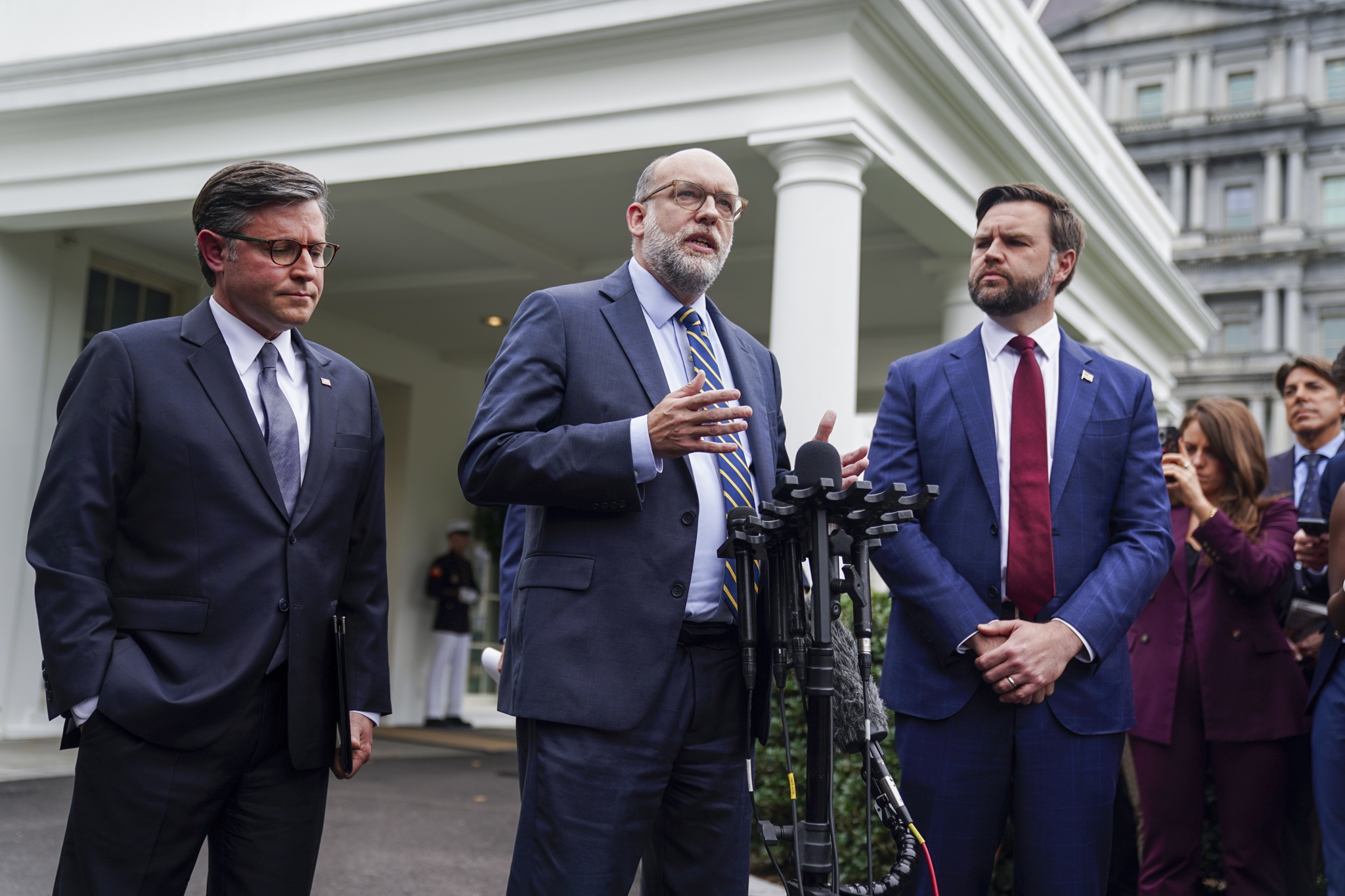 Gobierno Trump congela 18.000 millones para megaproyectos en Nueva York por políticas DEI