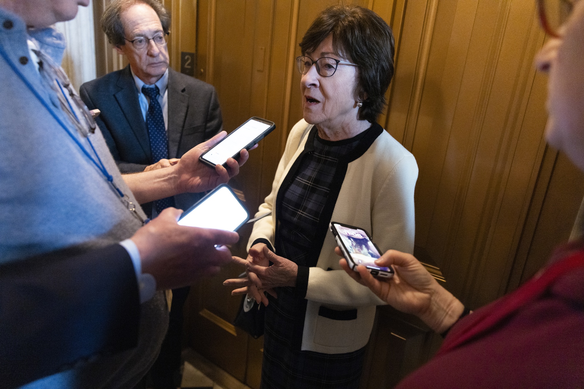 El Senado de EEUU vuelve a contrariar a Trump y aprueba revocar los aranceles a Canadá