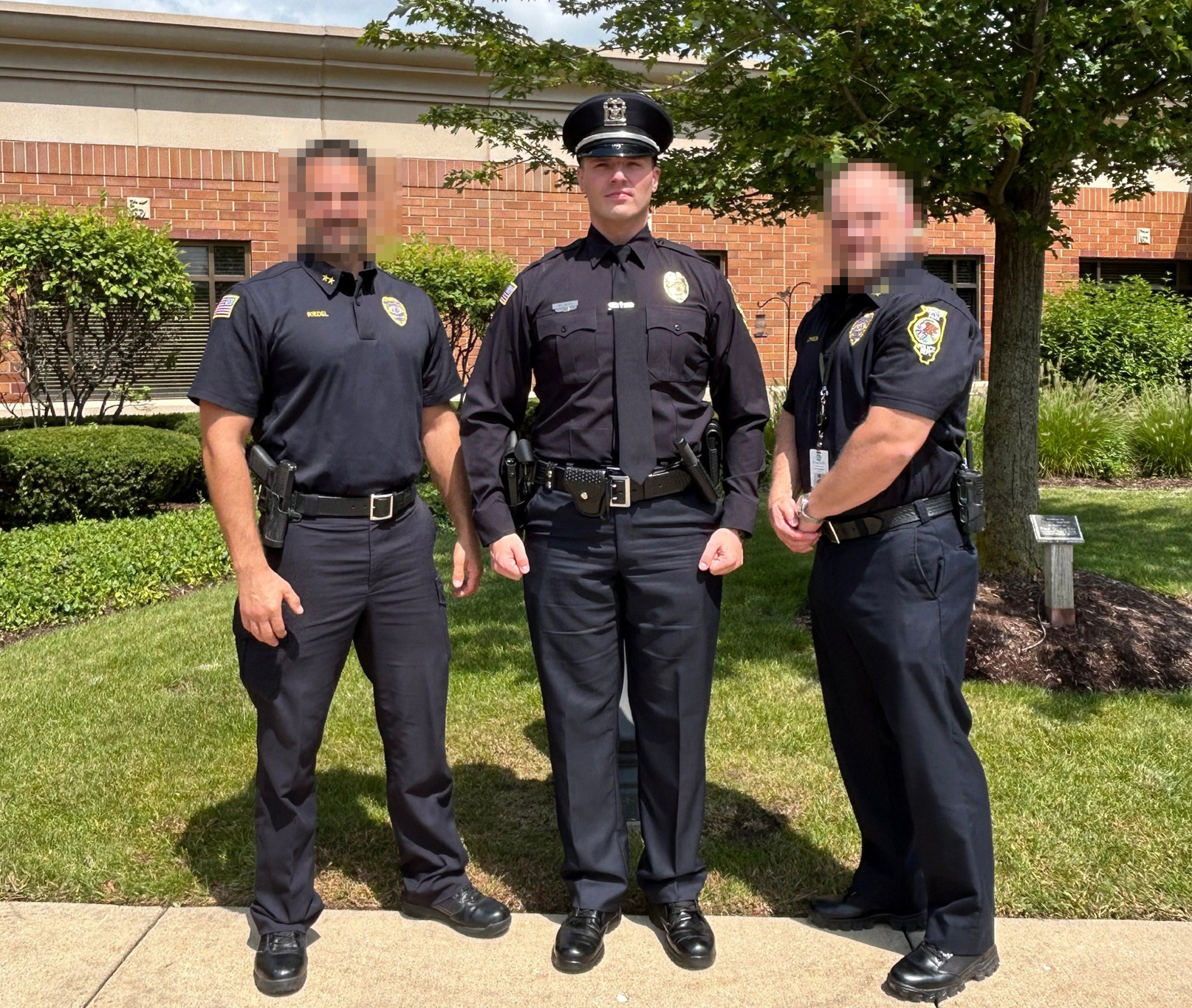 ICE detiene a un policía novato de Illinois acusándolo de ser indocumentado