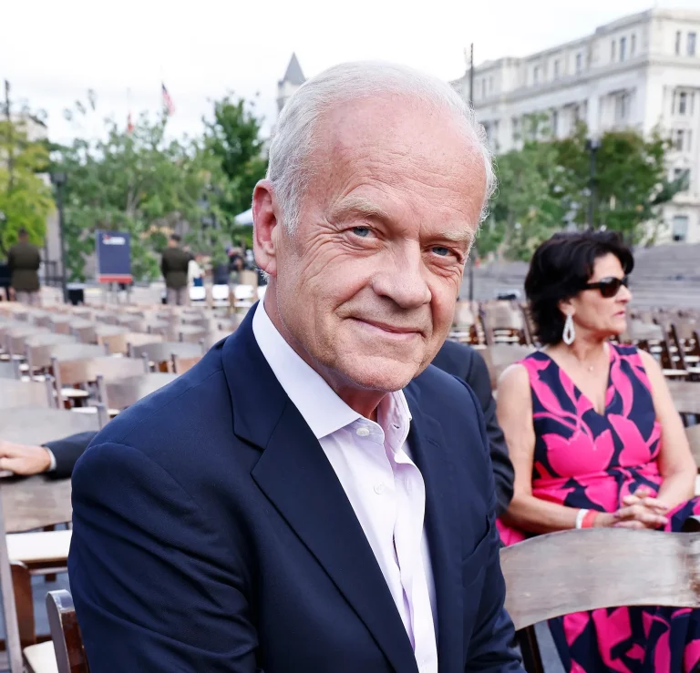 Kelsey Grammer da la bienvenida a su octavo hijo a los 70 años