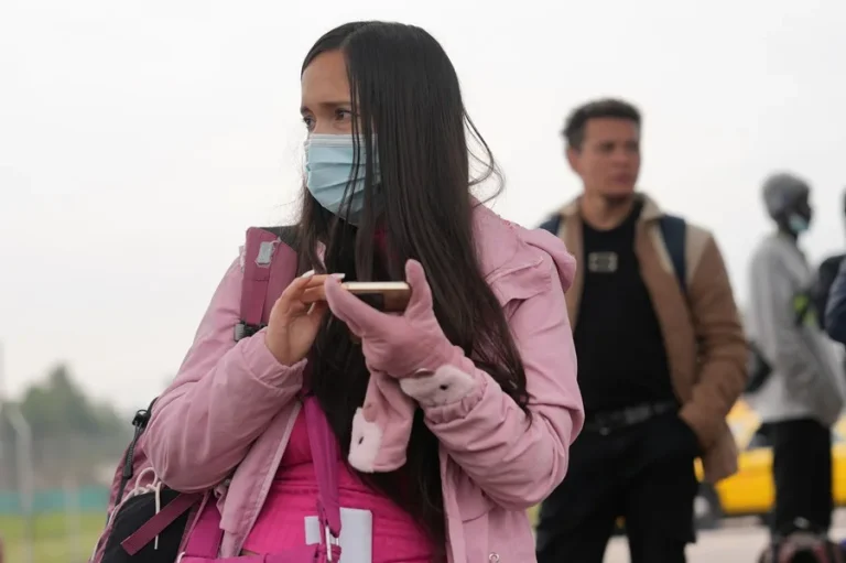 Demandan al Gobierno de Trump por “vigilancia ideológica” de redes sociales de inmigrantes