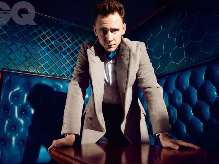Tom Hiddleston celebra “la magia de los pequeños momentos” en ‘La vida de Chuck’