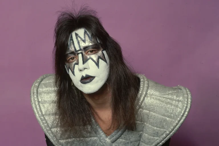 Ace Frehley, guitarrista original de KISS, fallece a los 74 años