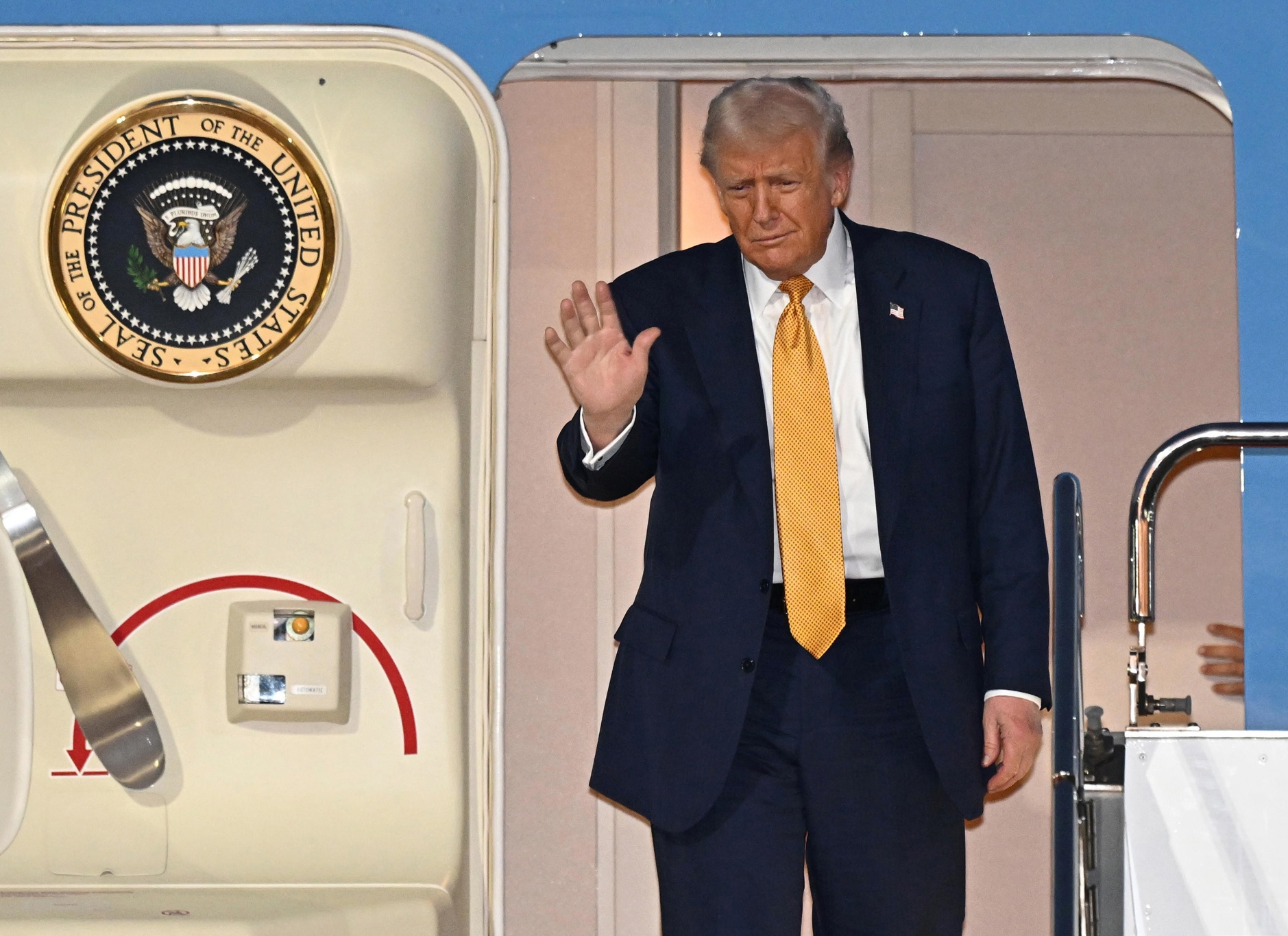 Trump se sometió a una resonancia magnética durante su examen médico