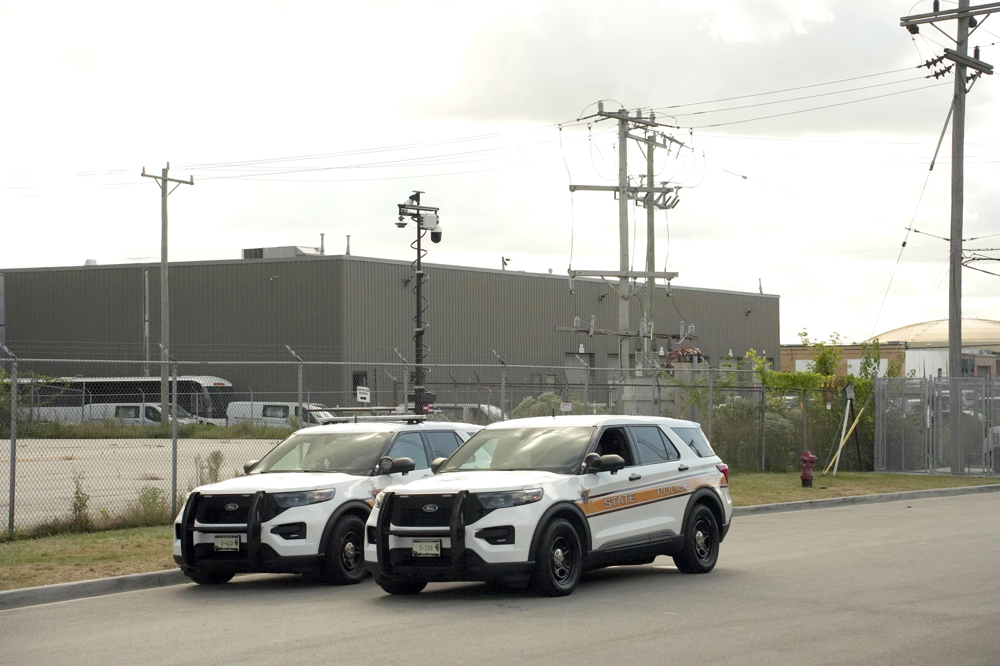 Detenciones de inmigrantes del Gobierno Trump llenan el bolsillo de empresas de cárceles