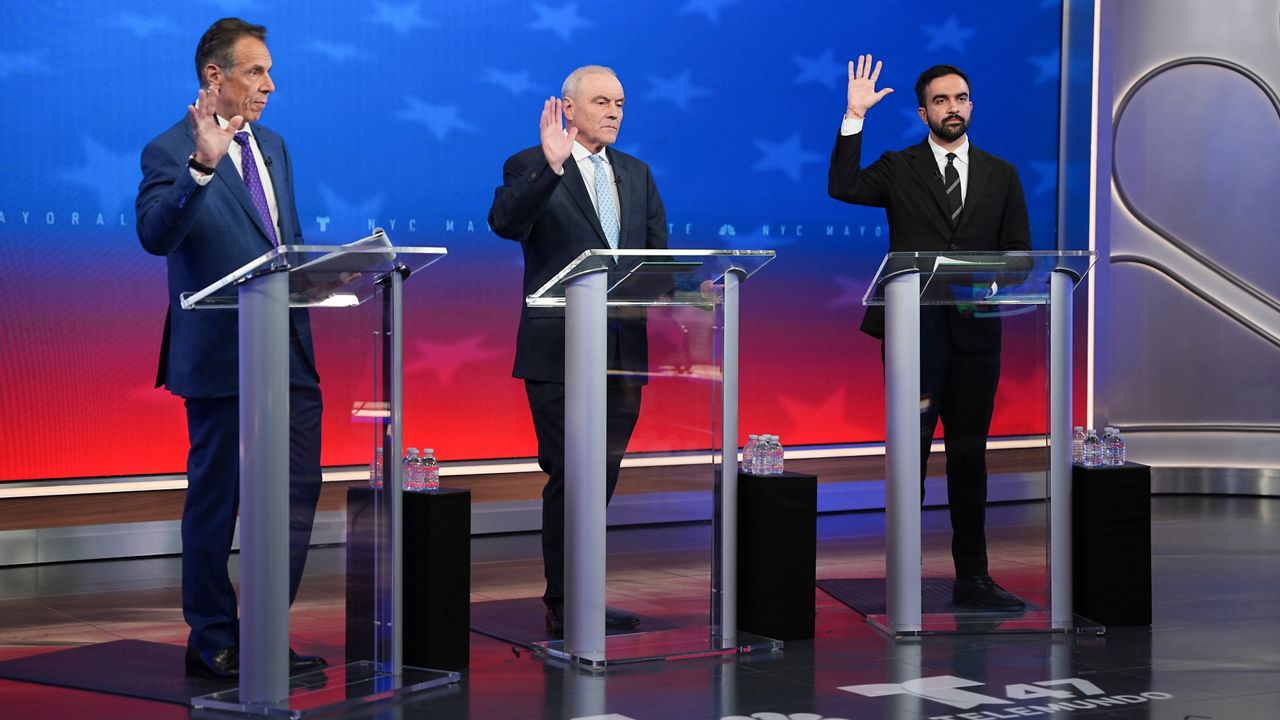Coste de vida, gastos personales y ataques cruzados marcan debate electoral de Nueva York