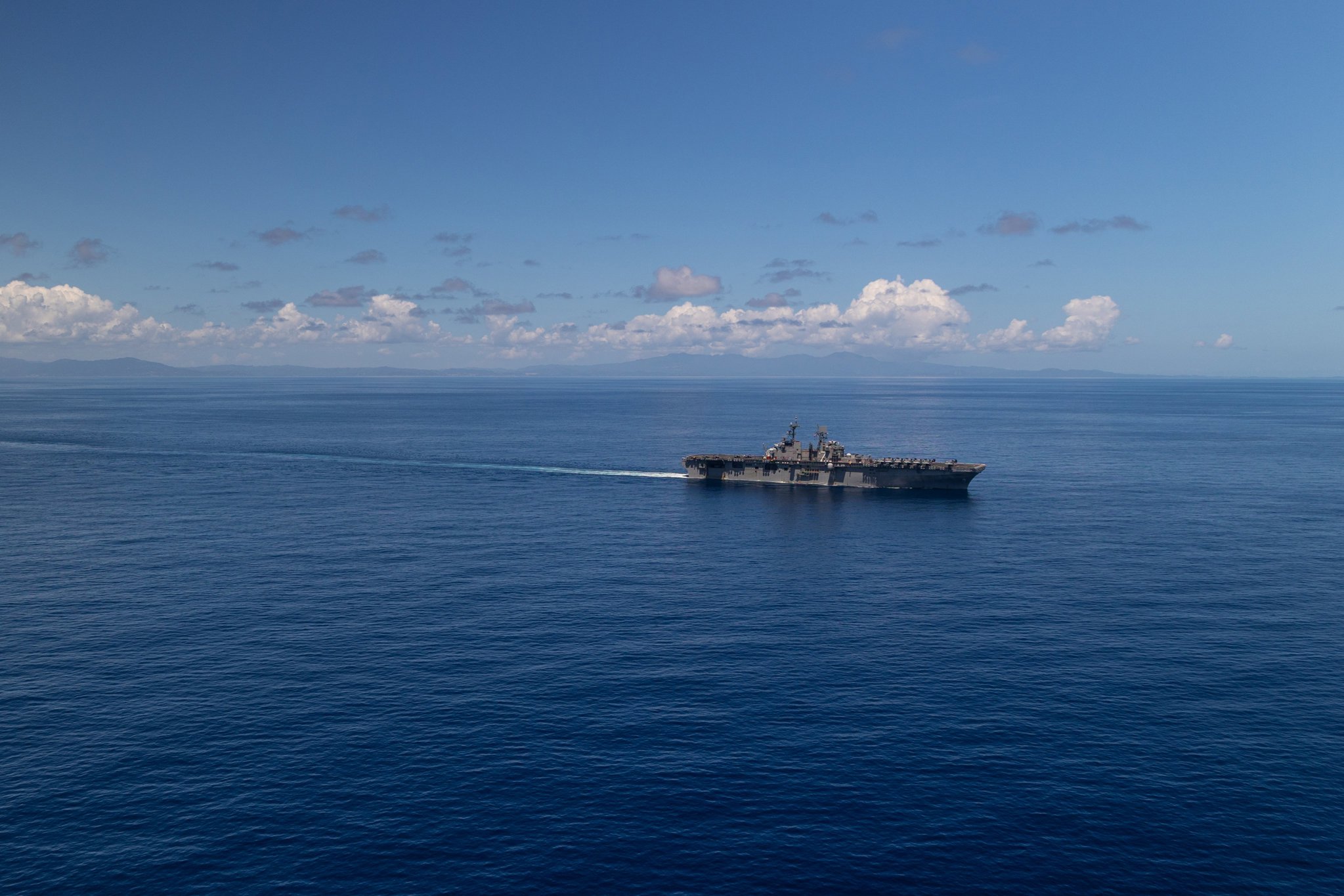 Crecen la alarma de una guerra EEUU-Venezuela y las dudas sobre legalidad de bombardeos