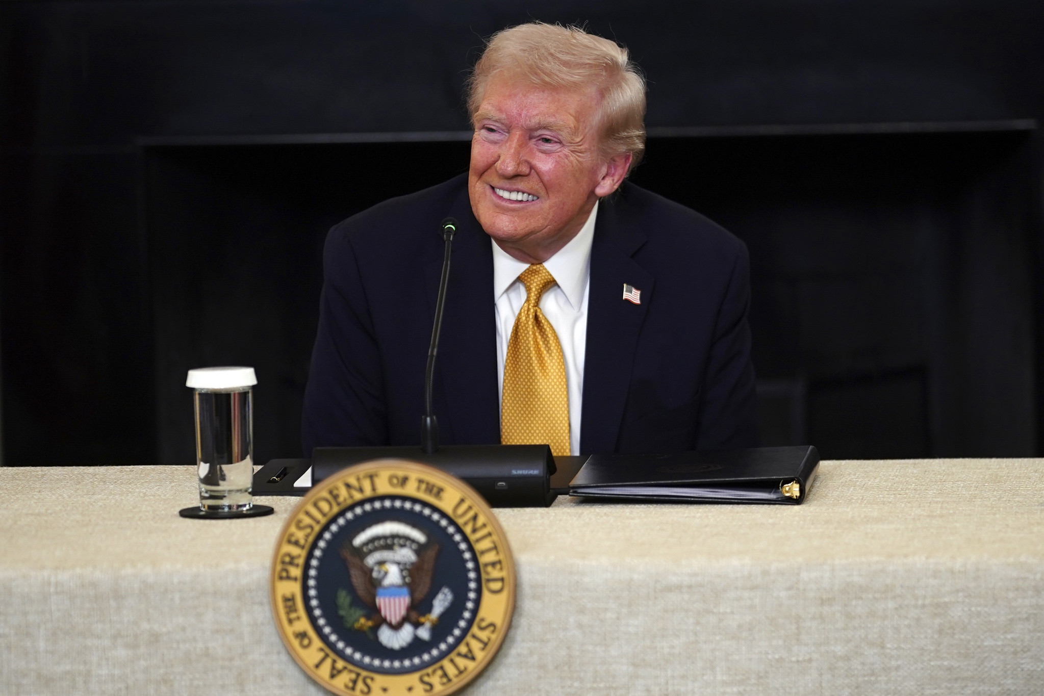 Amazon, Apple o diversos magnates están entre patrocinadores del salón de baile de Trump