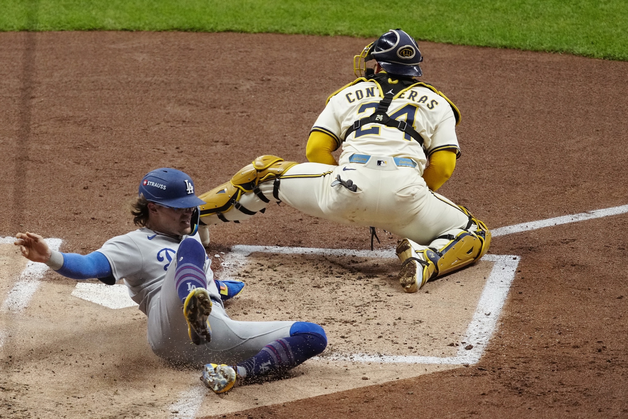 Los Dodgers vuelven a castigar a los Cerveceros