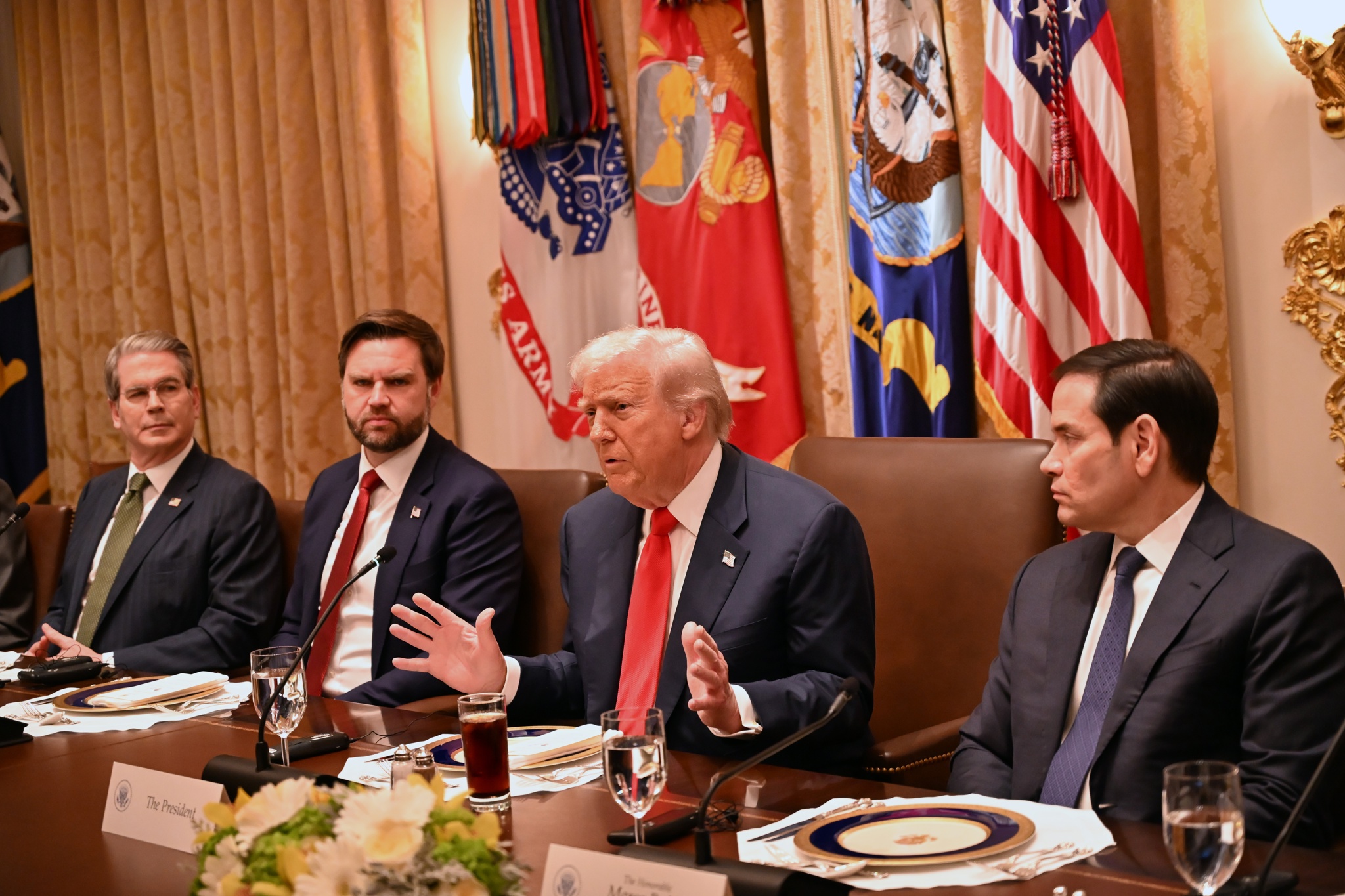 Trump reitera amenaza de retirar urbes demócratas como sedes del Mundial por inseguridad