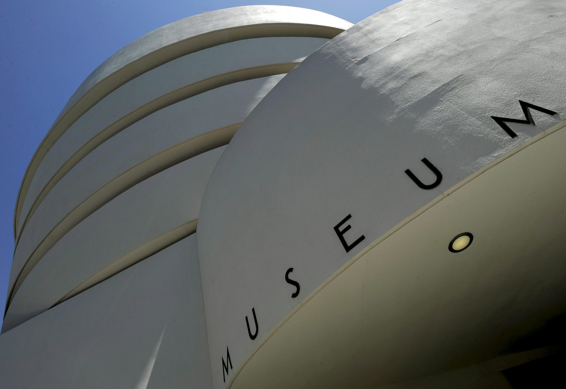 Parques nacionales y museos de EEUU buscan seguir abiertos pese a inminente cierre federal