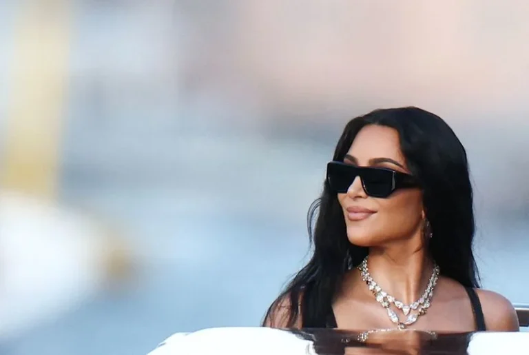 Kim Kardashian revela que sufrió un aneurisma cerebral