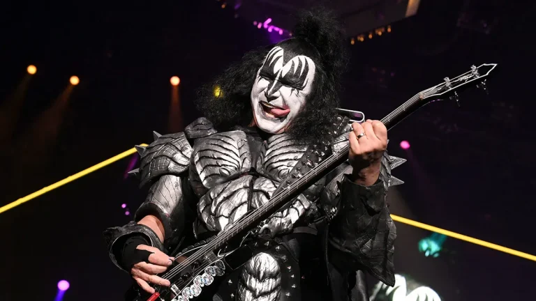 La leyenda de Kiss Gene Simmons, hospitalizado tras un accidente de coche en California
