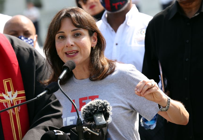 La demócrata Gina Hinojosa lanza candidatura para la gobernación de Texas