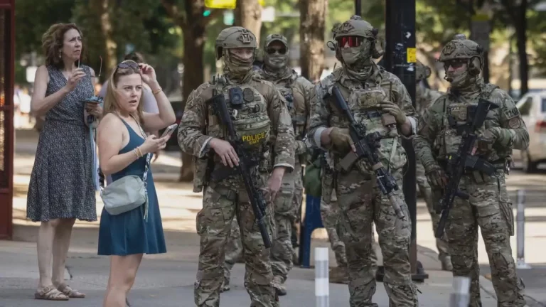 Trump insiste en el envió de tropas para controlar protestas migratorias en Oregón