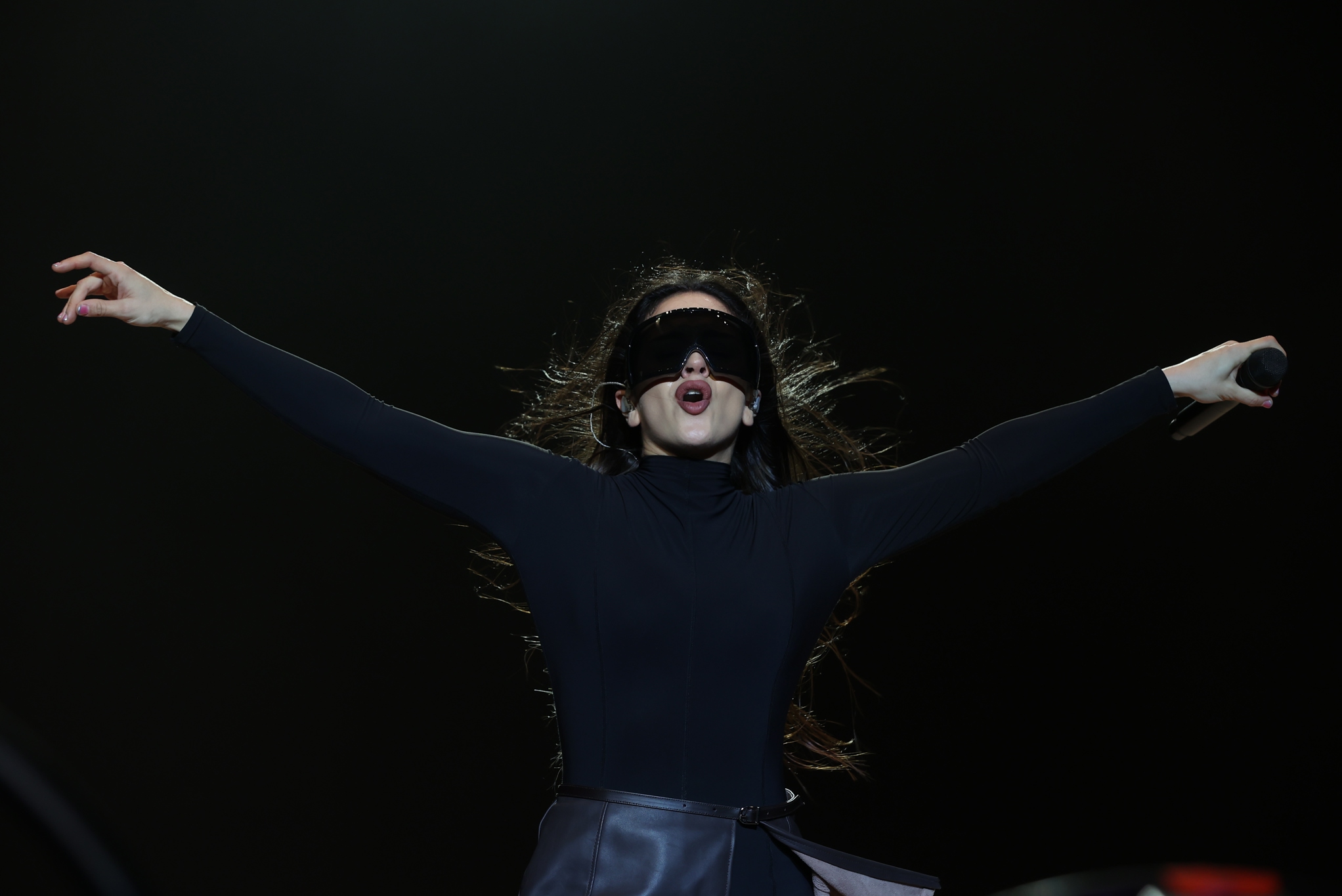 Rosalía y su sentido de la moda: del estilo flamenco al minimalismo místico