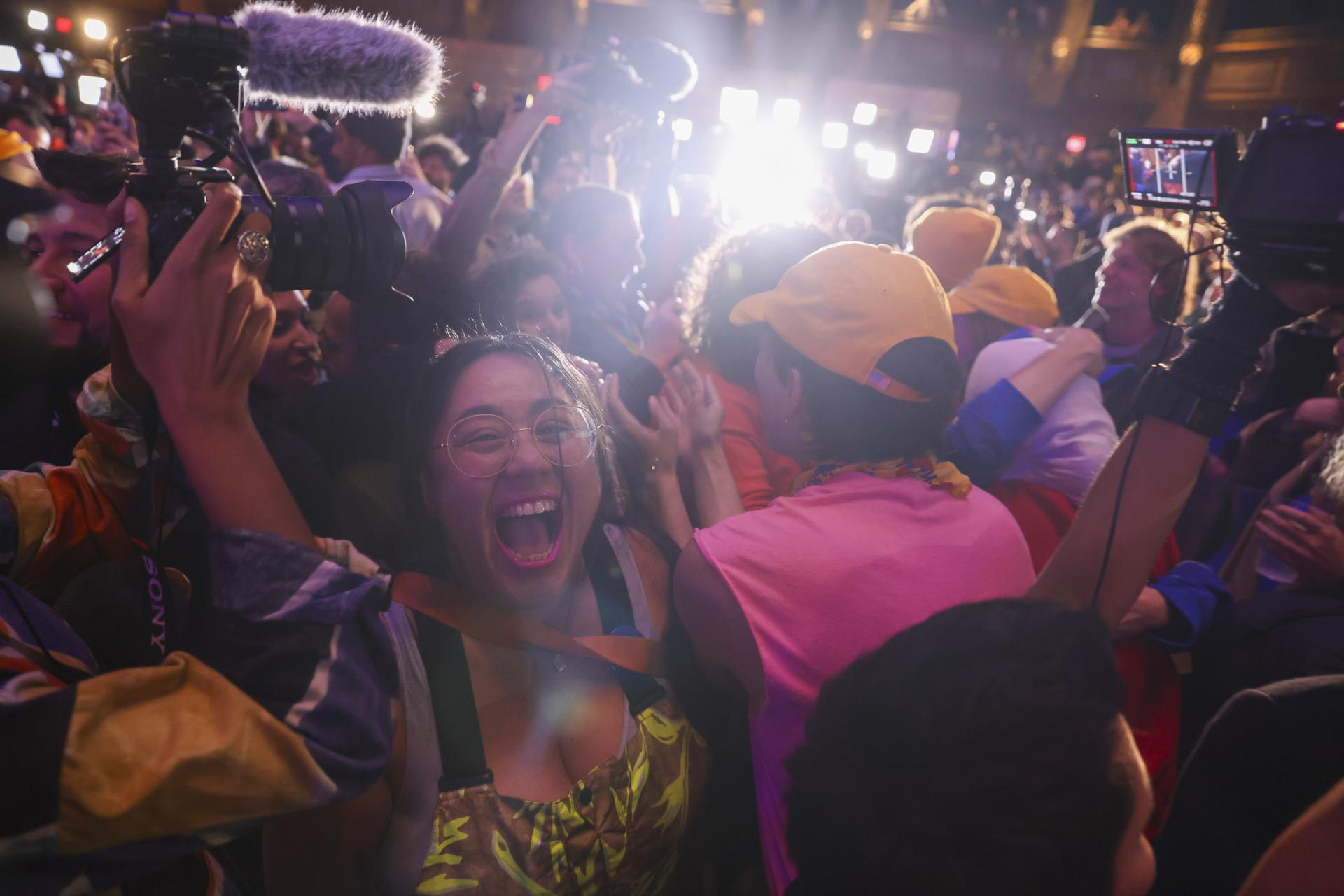 La izquierda celebra la victoria de Mamdani en Nueva York entre gritos por Palestina