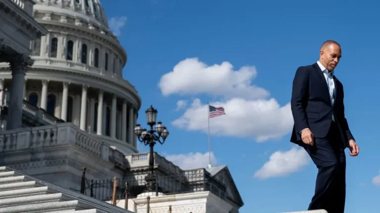 Los líderes demócratas piden una reunión con Trump para resolver el cierre de Gobierno