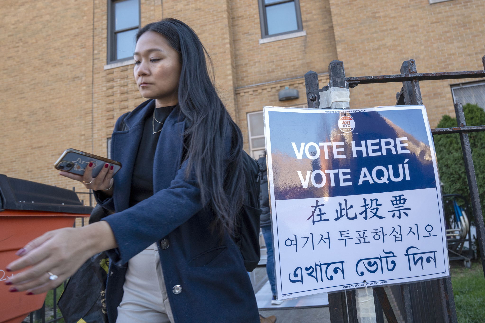 Trump bajo prueba: millones de votantes acuden a elecciones locales en EE.UU.