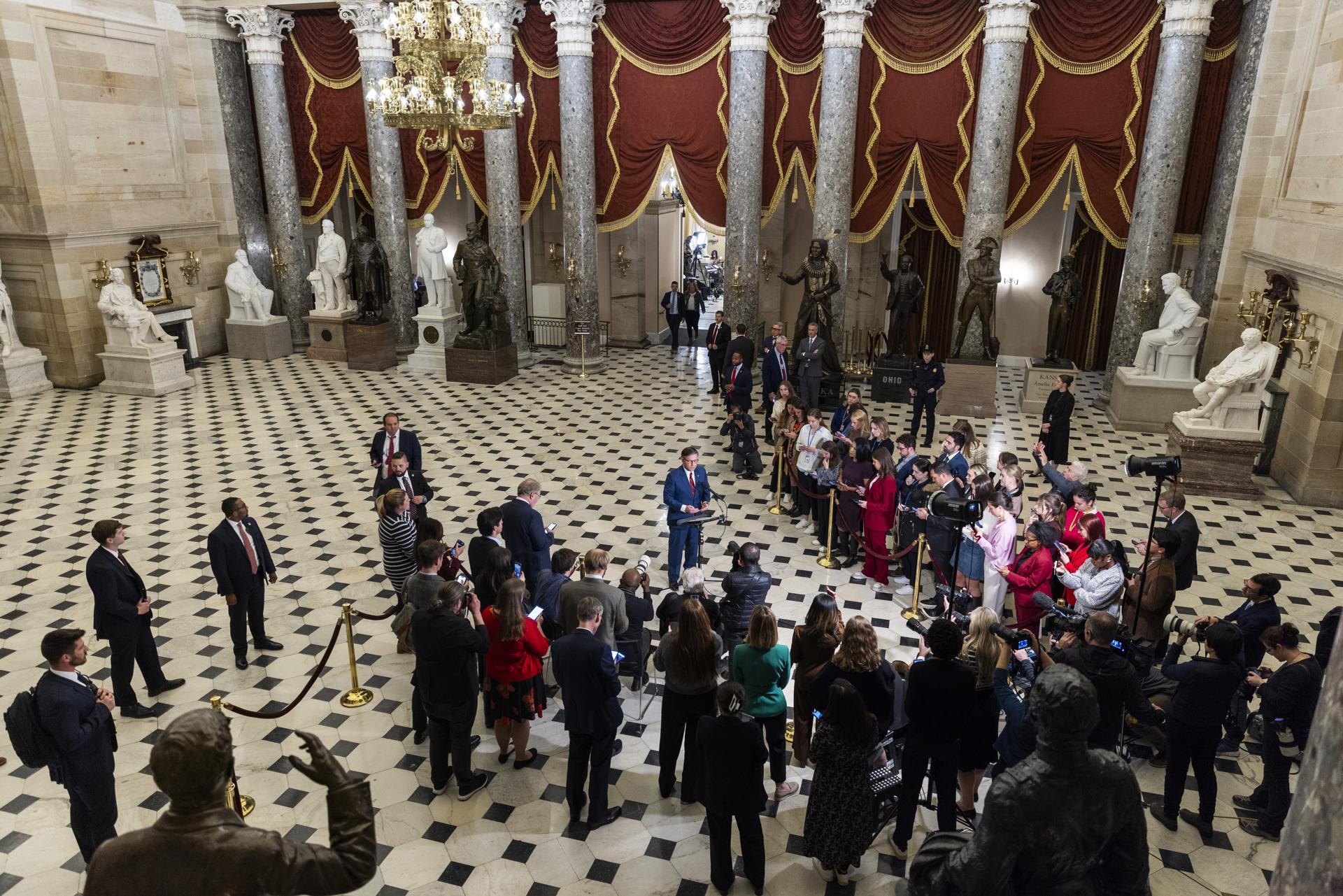 Congreso de EE.UU. aprueba acuerdo y pone fin a 43 días de cierre de Gobierno