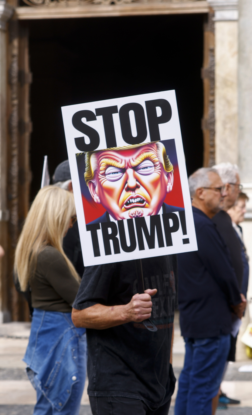 El 64 % de los latinos en EEUU desaprueba a Trump y el 41 % teme un arresto migratorio