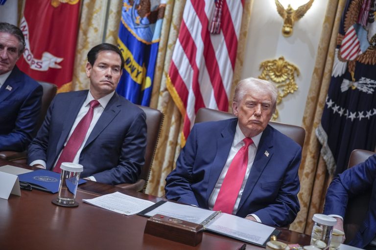 Trump insiste en que los ataques en territorio venezolano comenzarán “muy pronto”