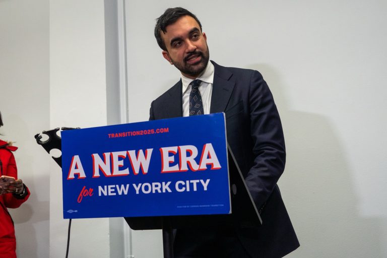 Mamdani nombra comité que trabajará por su agenda de gobierno, con gran presencia latina