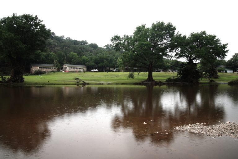El campamento Camp Mystic aplica nuevo plan de seguridad tras las 27 muertes por la riada