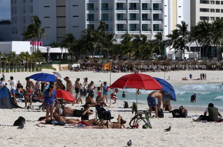 México recibirá a unos cinco millones de turistas en Navidad, un 5 % más que en 2024
