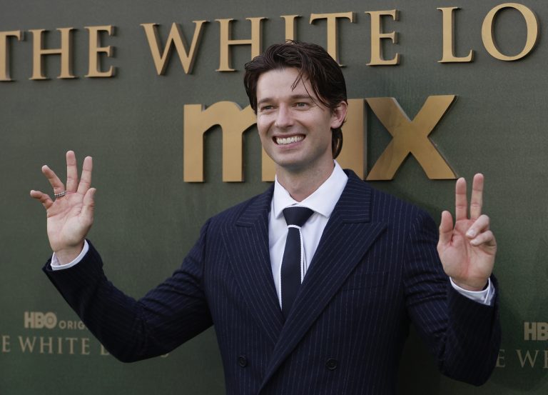 ‘The White Lotus’ lidera los apartados de tele con seis nominaciones a los Globos de Oro