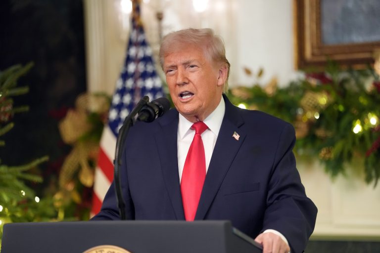 Trump felicita la Navidad a “sinvergüenzas” que adoraban a Epstein: “Todos son demócratas”