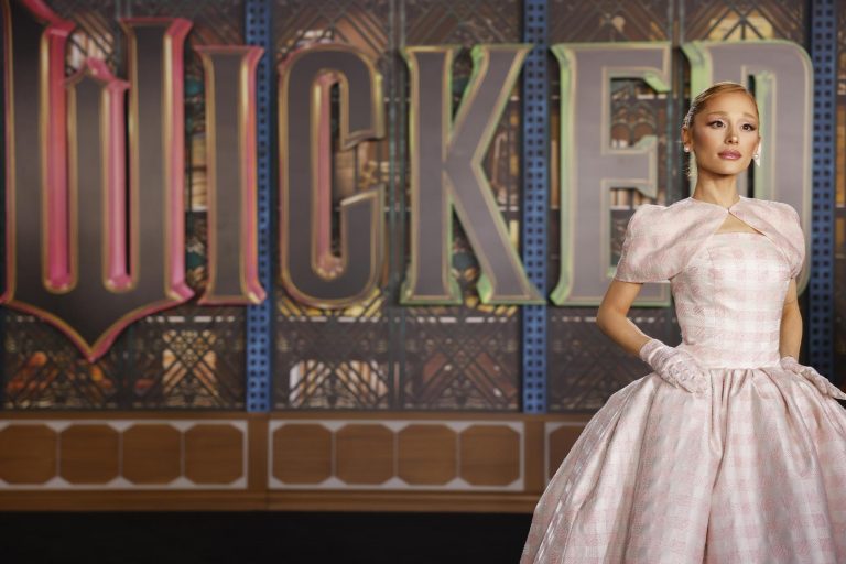 El autor de la novela que inspiró ‘Wicked’ sacará en 2026 una precuela centrada en Galinda