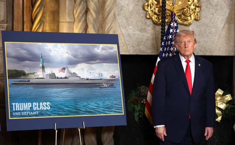 Trump ordena la construcción de dos nuevos buques de guerra con su nombre