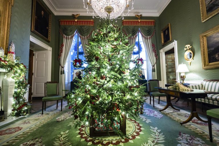 Los Trump celebran los 250 años de EEUU en su primera navidad de regreso a la Casa Blanca