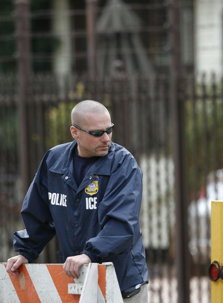 Creador de aplicación que rastrea agentes del ICE demanda al Gobierno de EEUU por censura