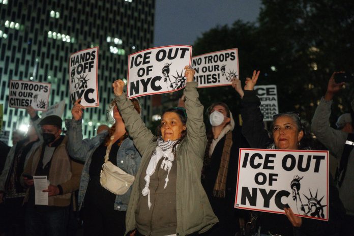 ICE detiene "desproporcionadamente" a latinos en Nueva York, encabezados por ecuatorianos