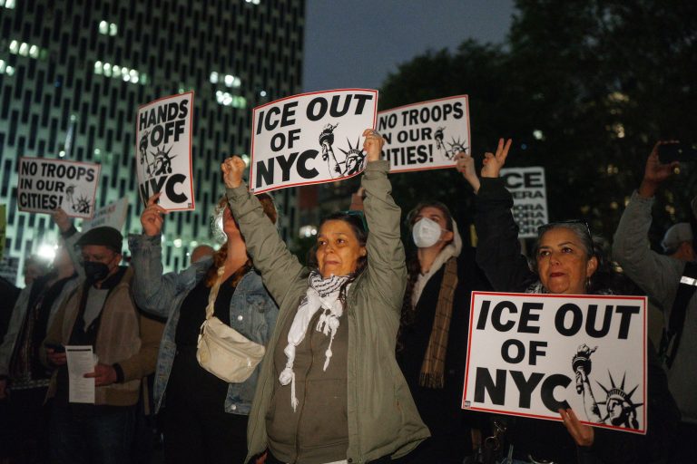 ICE detiene “desproporcionadamente” a latinos en Nueva York, encabezados por ecuatorianos