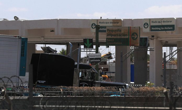 EE.UU. restringe visados a transportistas mexicanos por "facilitar inmigración ilegal"