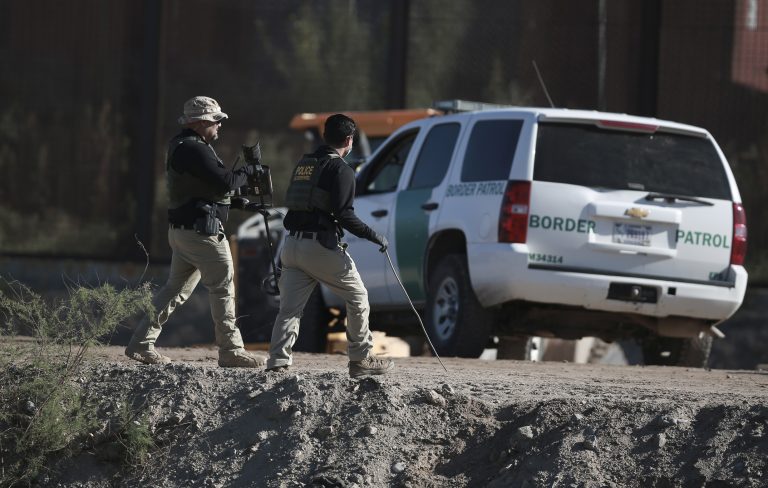 EEUU planea detener a migrantes que salgan voluntariamente del país por la frontera sur