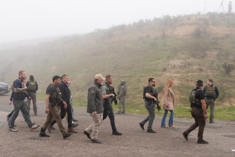 EE. UU. pide a los inmigrantes que están ilegalmente que se “vayan a casa”