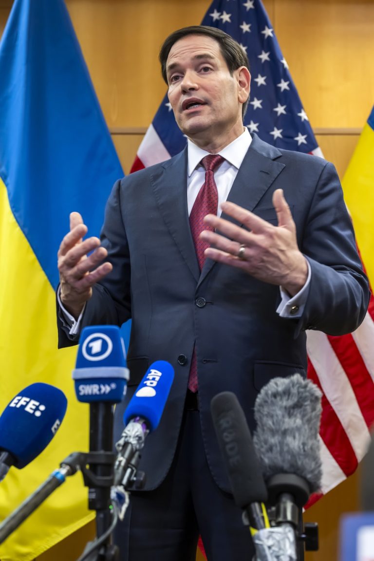 El Gobierno de Trump seguirá adelante con la alianza AUKUS con Australia y Reino Unido